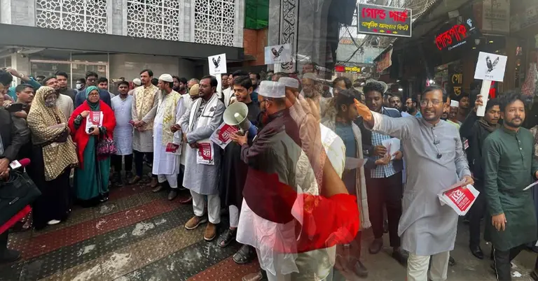 নির্বাচনি প্রচারণায় মুজিবুর রহমান মঞ্জু